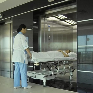 Thang máy bệnh viện
